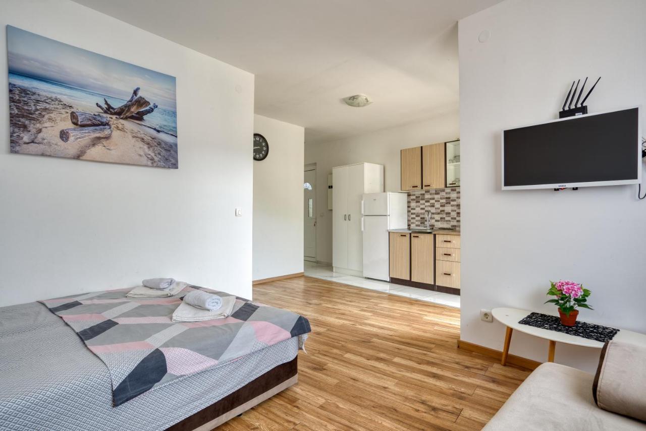 Apartmani Cukic Rafailovici Budva Bagian luar foto
