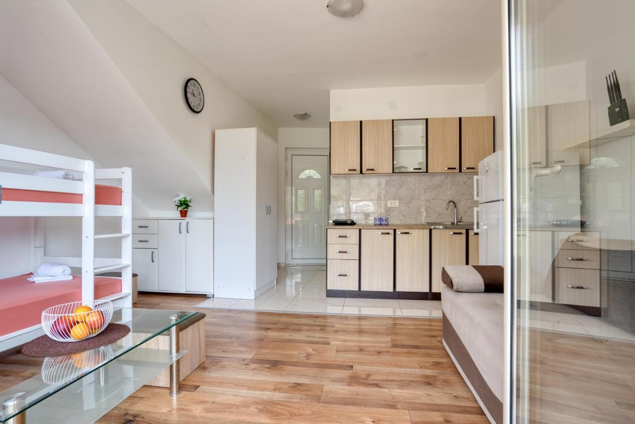 Apartmani Cukic Rafailovici Budva Bagian luar foto