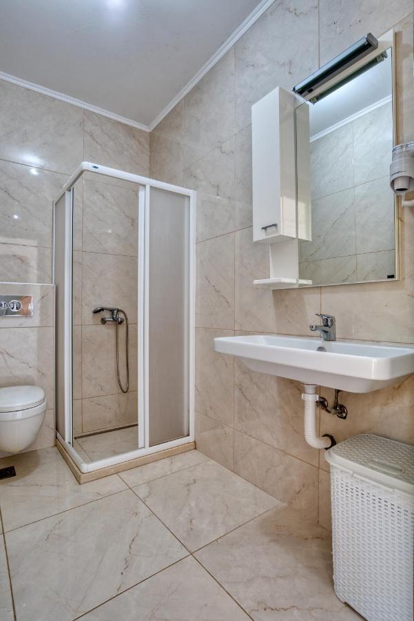 Apartmani Cukic Rafailovici Budva Bagian luar foto
