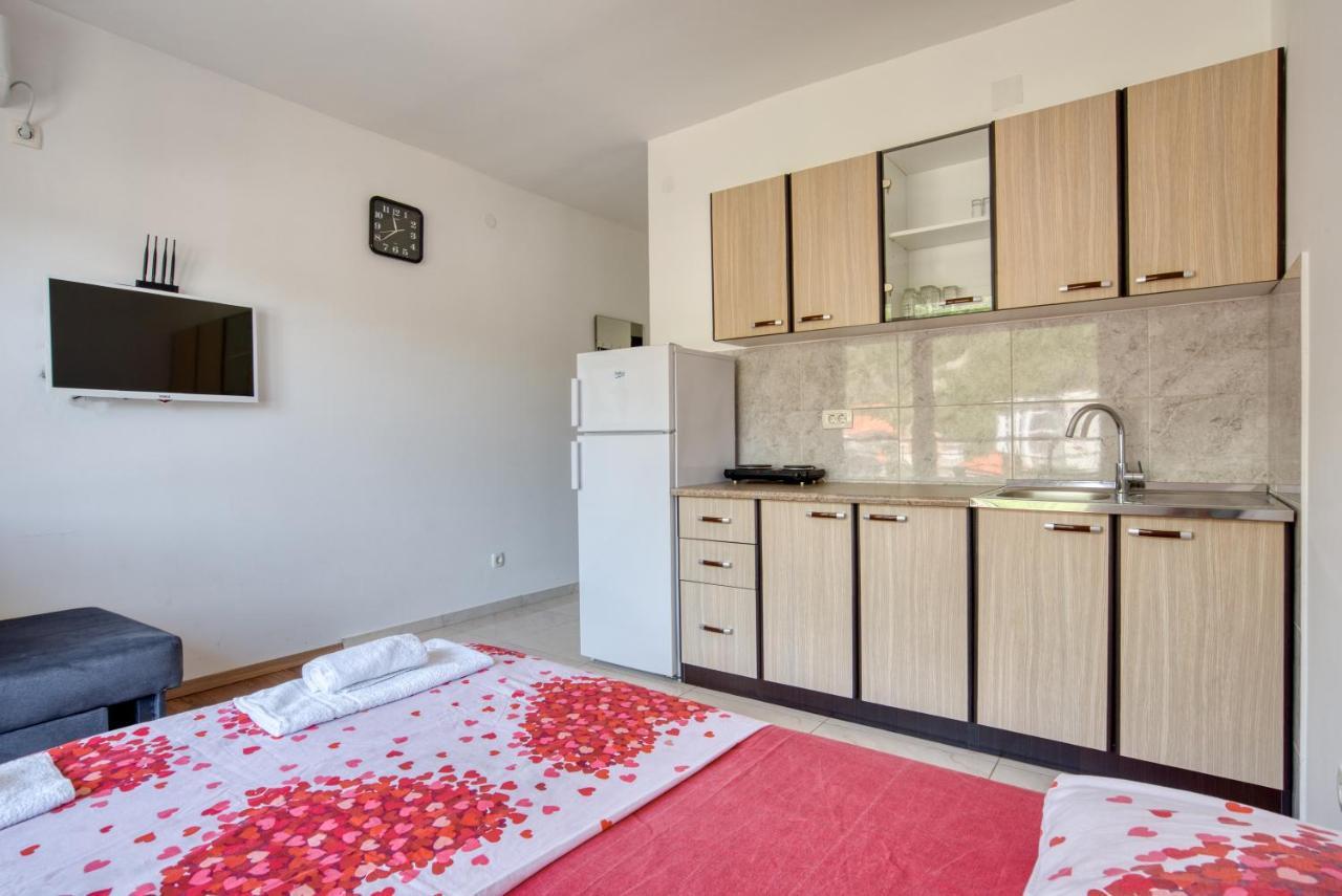 Apartmani Cukic Rafailovici Budva Bagian luar foto