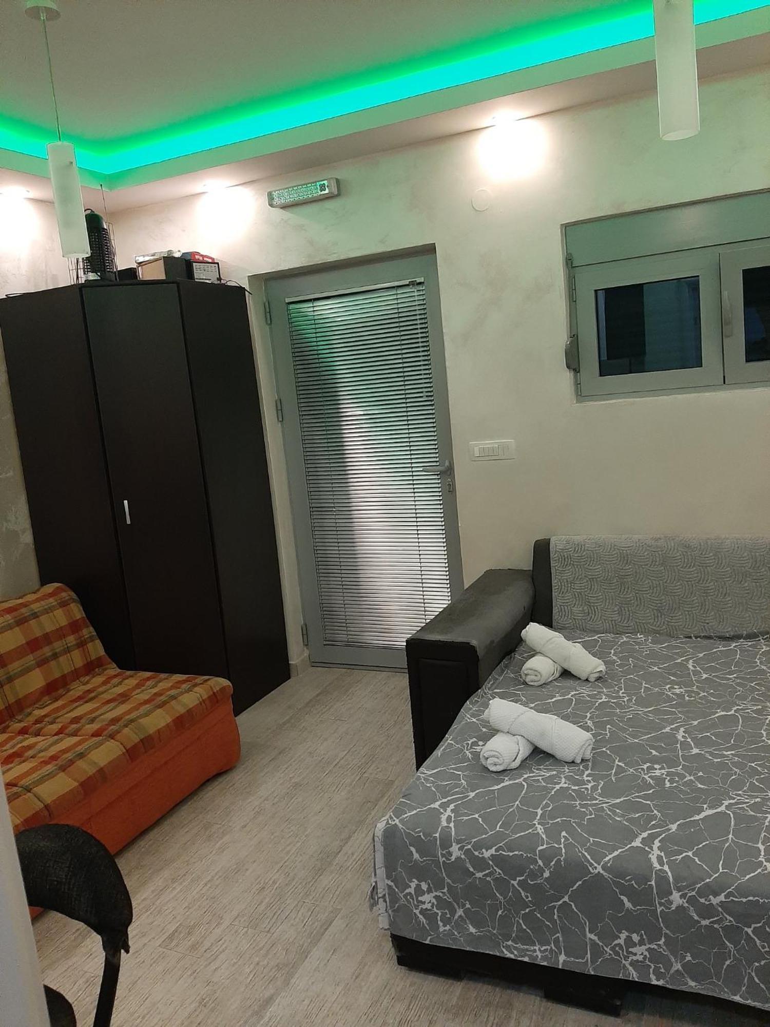 Apartmani Cukic Rafailovici Budva Ruang foto